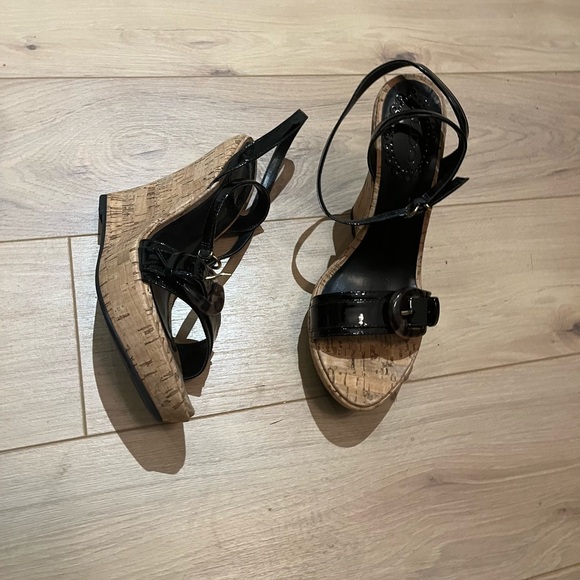 Brand NEW patent wrap around wedge - Picture 2 of 3